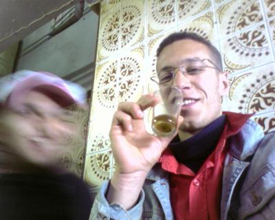 moi & walid au cafe pupolaor